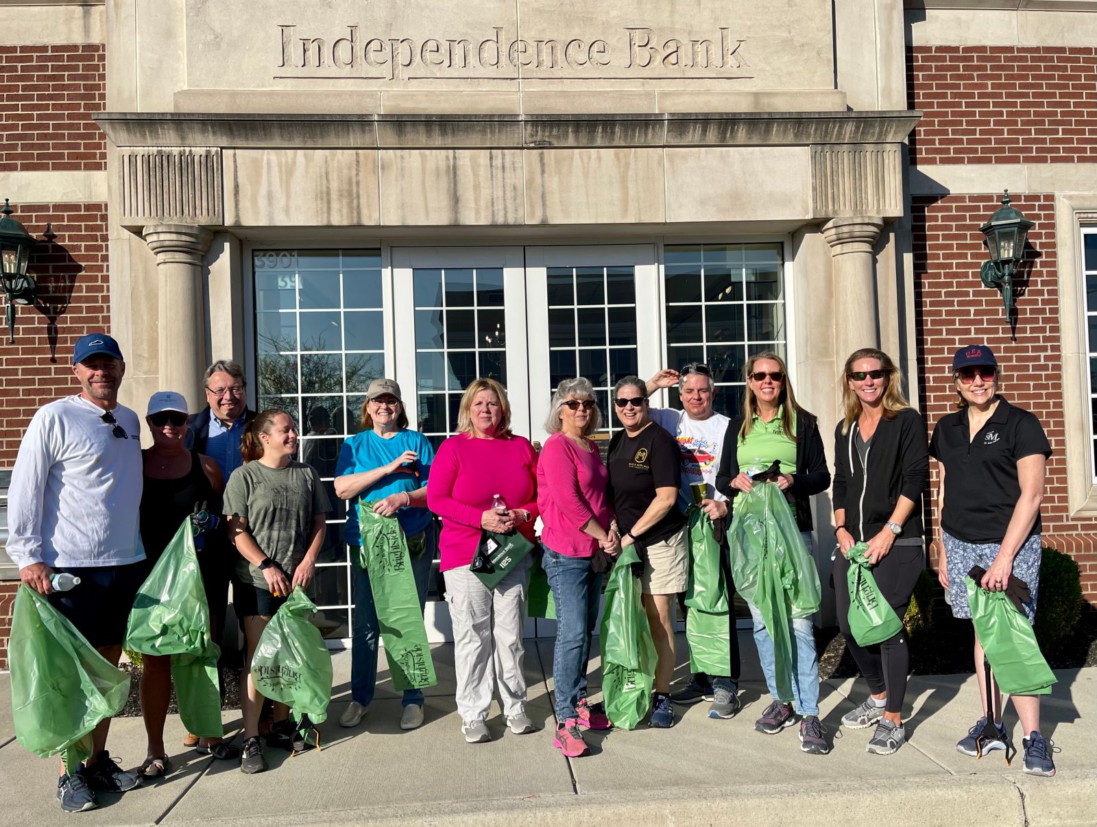 Independence Bank cleanup event in St. Matthews